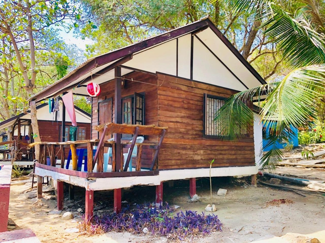 Pudsa Bungalow Hotel Koh Samet Екстериор снимка